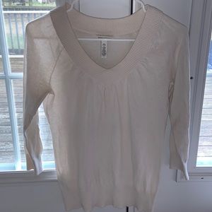 Small V-Neck Long Sleeve